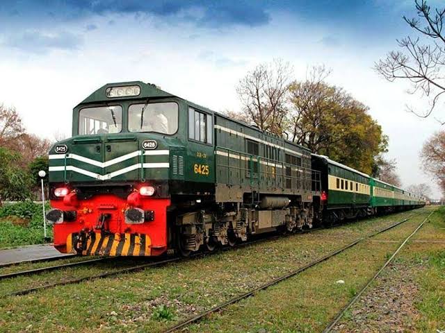 پاکستان ریلوے 15 ستمبر تک 10 ویٹ اِن موشن پلوں کو ڈیجیٹل نظام سے منسلک کرے گا