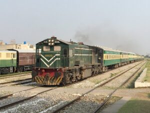 پاکستان ریلوے کا تاریخی کھیوڑہ سٹیشن سیاحت کے لیے بحال کرنے کا منصوبہ،محکمہ آثار قدیمہ پنجاب سے رابطہ کرلیا