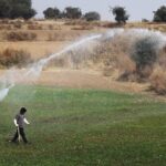 کسانوں کو روایتی سیلابی آبپاشی سے بتدریج زیادہ موثر طریقوں کی طرف منتقل ہونے کی ضرورت ہے، ماہرین آبی وسائل