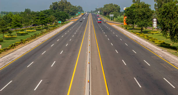 بلوچستان میں شاہراہوں کے 10 منصوبے 2028 تک مکمل کرنے کا ہدف